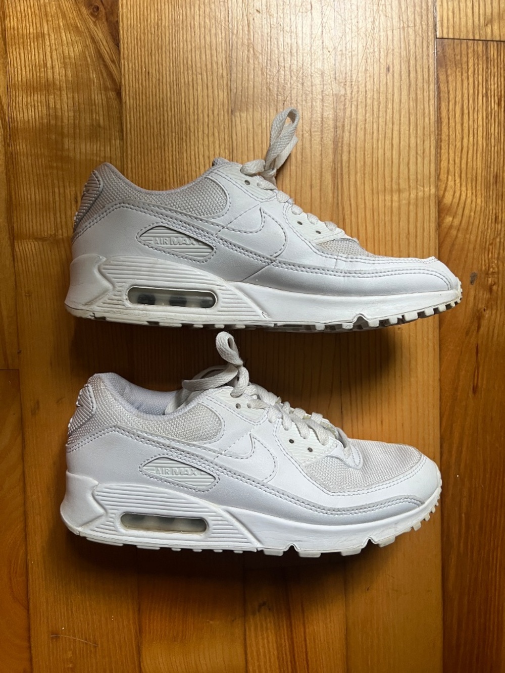 White Nike Air Max Sneakers Shoes | Women’s 8 - Picture 4 of 7